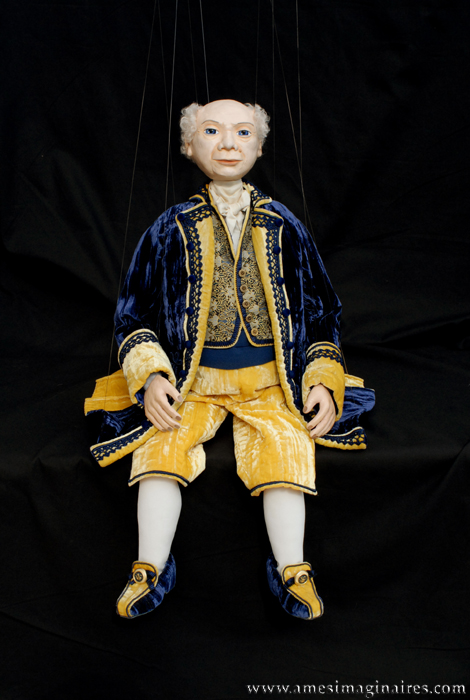 auguste suave costume